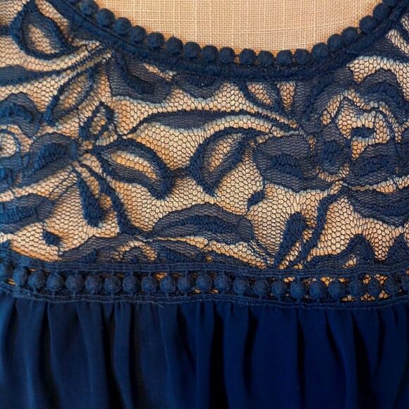 Luxology Dress Sz Large Blue Lined Lace Detail 3/4 Sleeves Flowy Boho Flirty - Picture 4 of 12